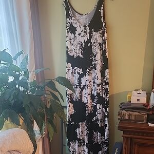 ST JOHN'S BAY SIZE MEDIUM